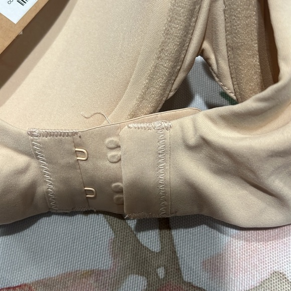 Skims wired bra - Picture 3 of 3